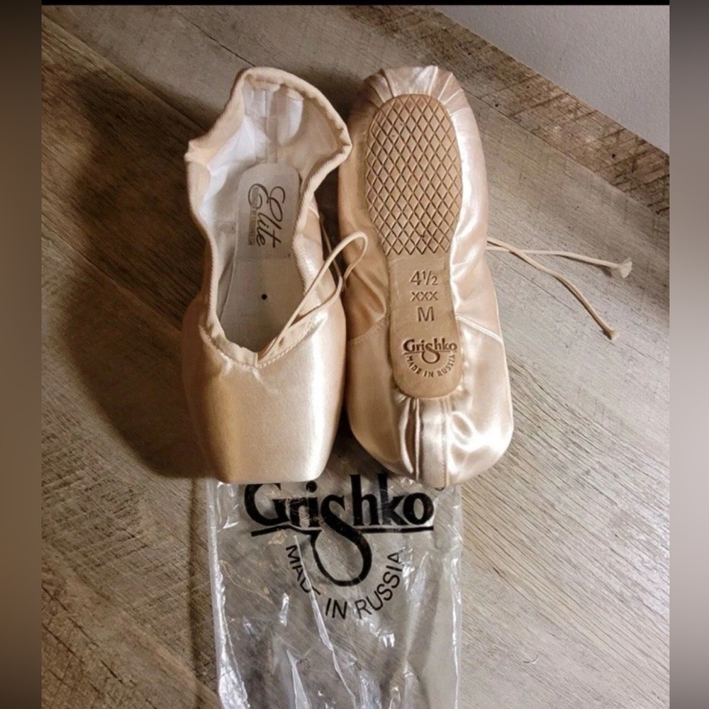 Grishko Elite pointe shoes, size 4.5 xxx Medium shank